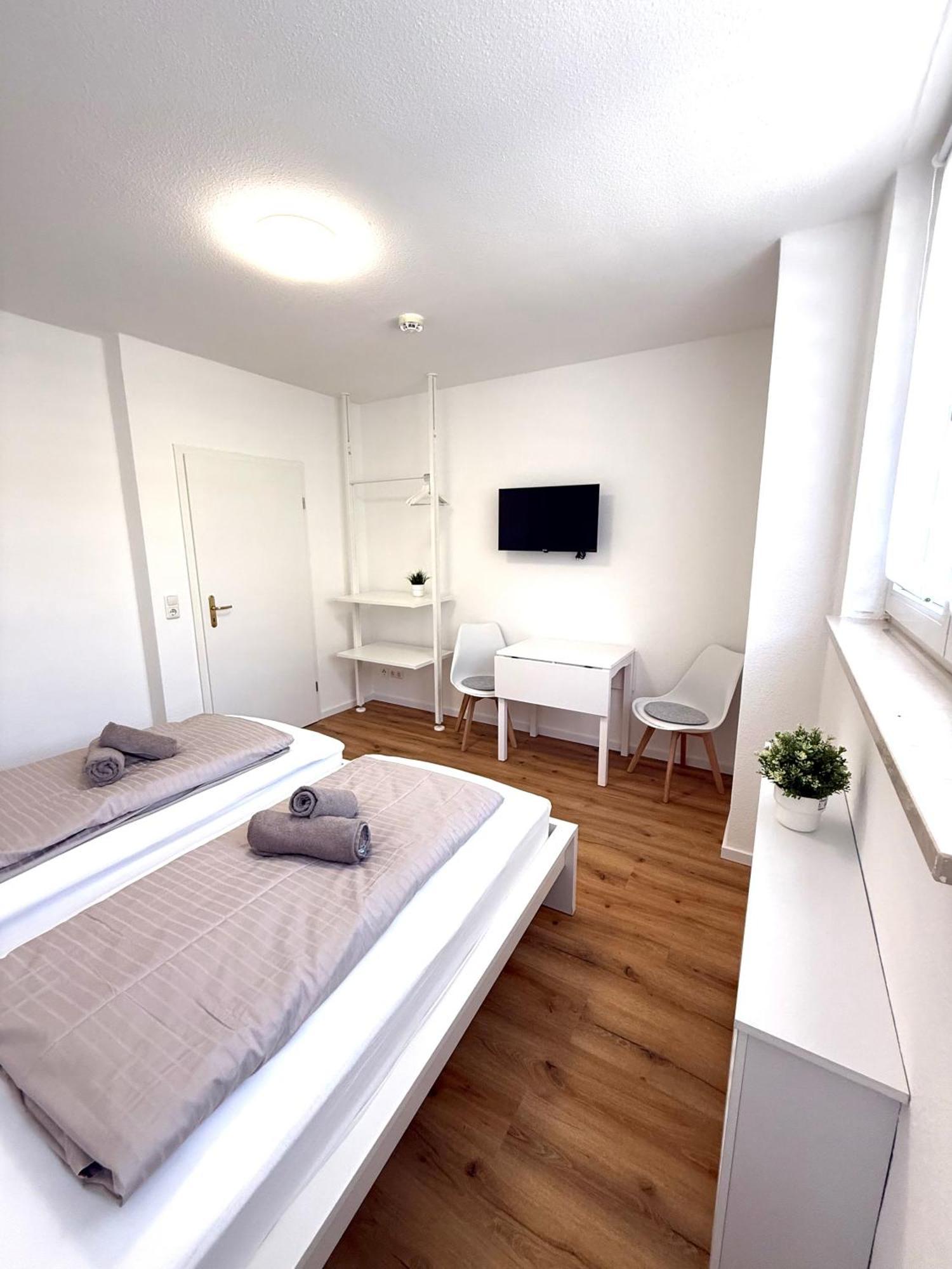 Apartment Strahlend Schoen Und Renoviert